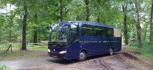 Grote blauwe rouwbus - foto 1