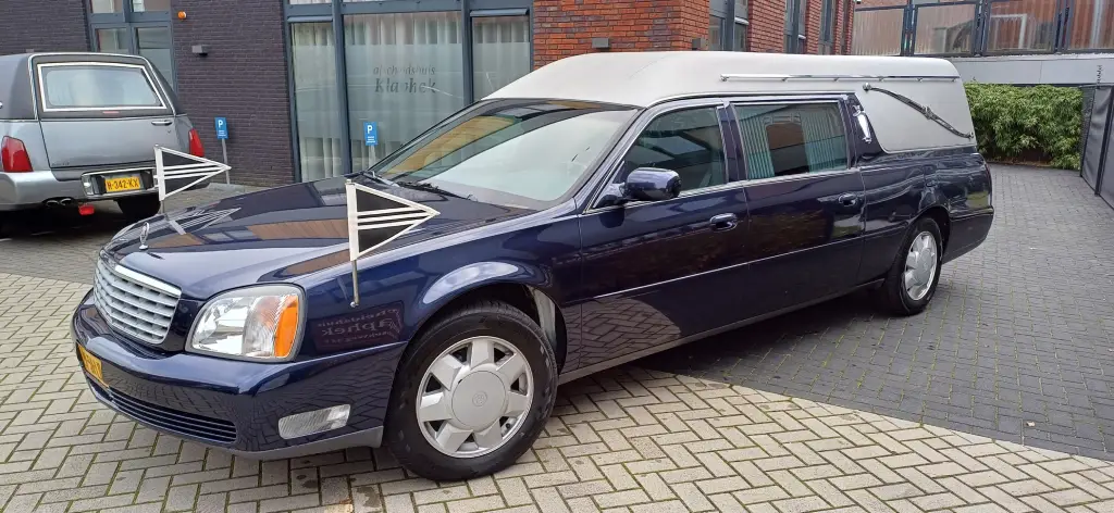 Cadillac blauwe rouwauto - foto 4
