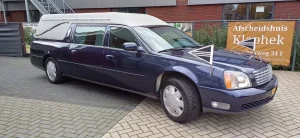 Cadillac blauwe rouwauto - foto 7