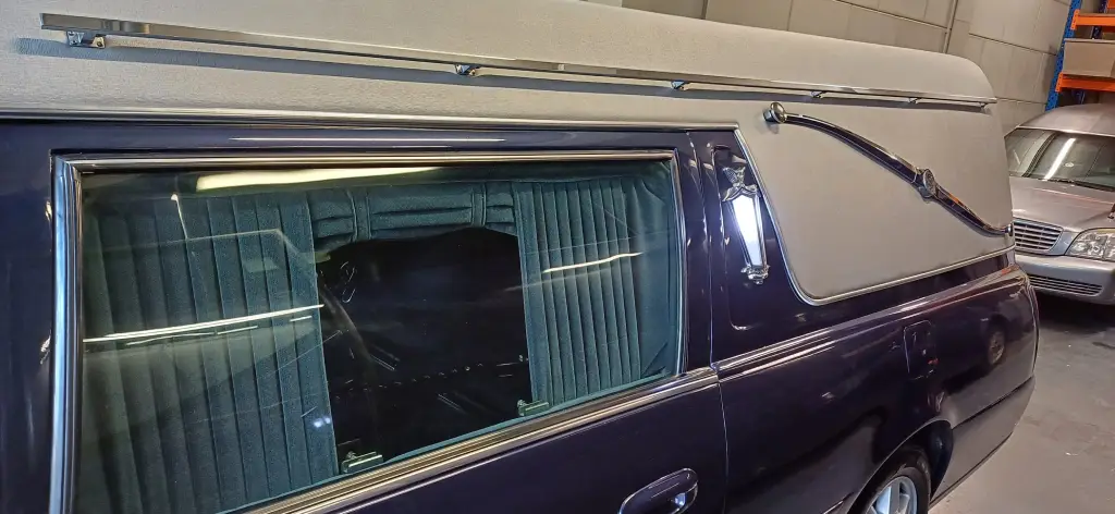 Cadillac blauwe rouwauto - foto 2