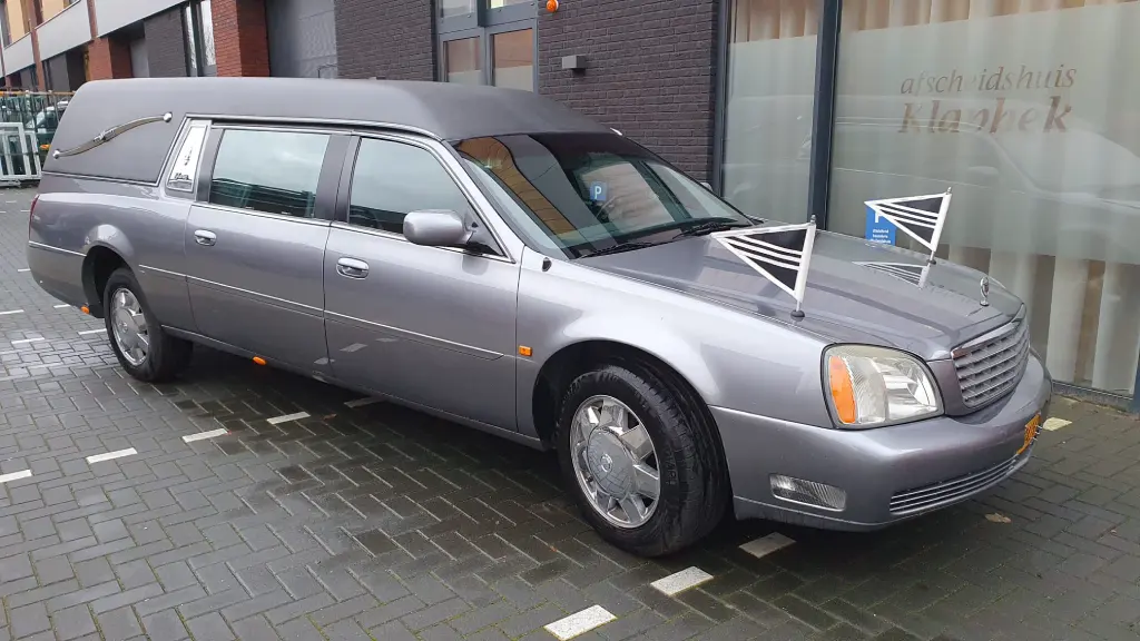 Cadillac grijze rouwauto - foto 2